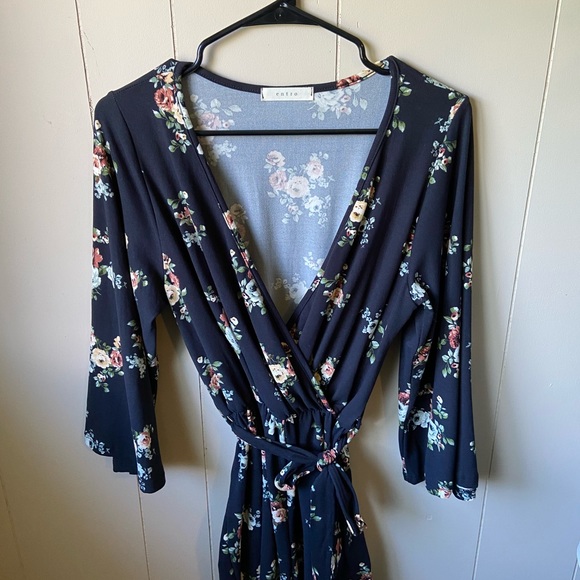 NEVER WORN Quarter Sleeve Romper 😍 - Picture 2 of 4